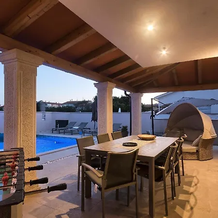 Holiday home Mit Privatpool Fuer 8 Personen Ca 175 Qm In Liznjan, Istrien Suedkueste Von Istrien Liznjan