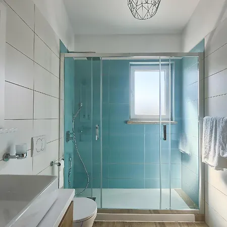 Mit Privatpool Fuer 8 Personen Ca 175 Qm In Liznjan, Istrien Suedkueste Von Istrien *