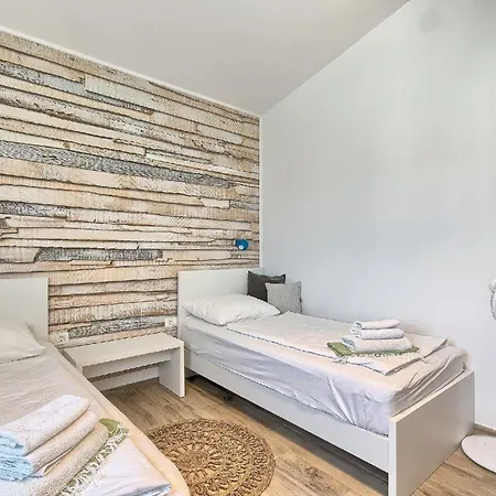 Mit Privatpool Fuer 8 Personen Ca 175 Qm In Liznjan, Istrien Suedkueste Von Istrien Holiday home Liznjan